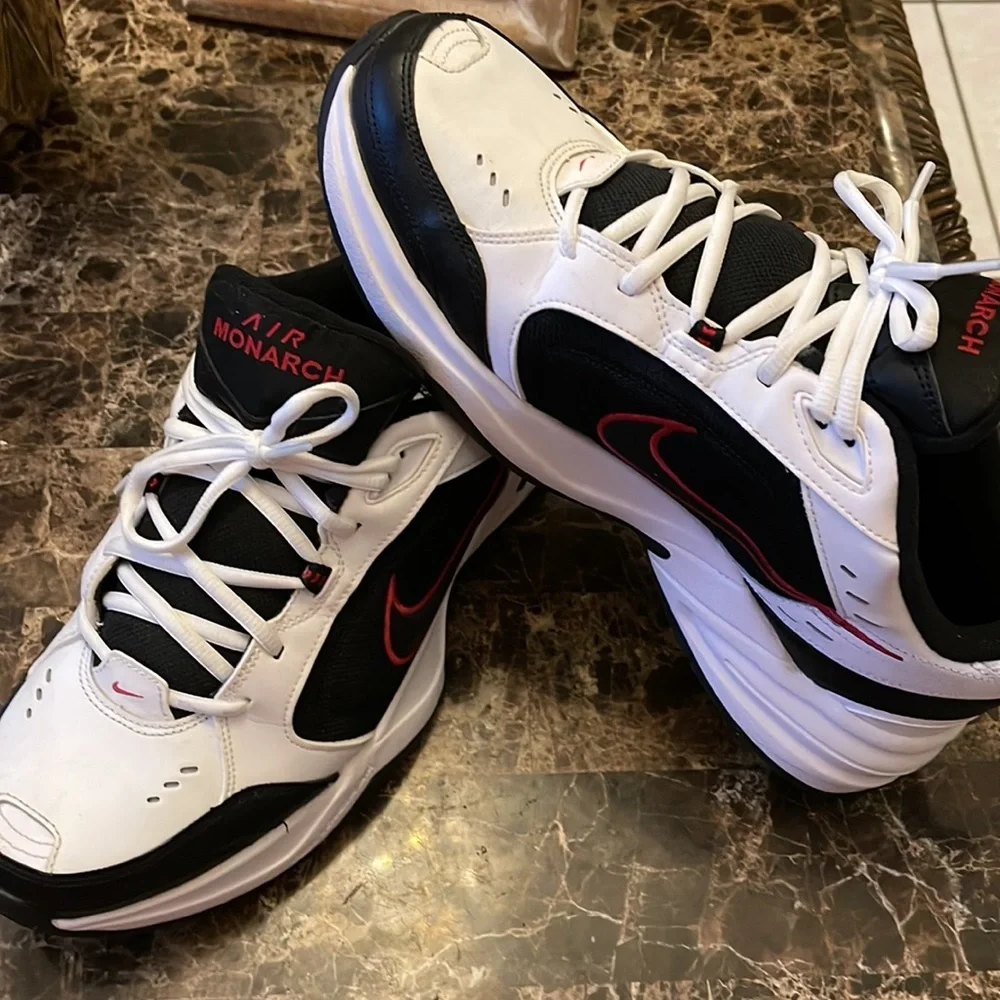 NIKE Shoes - Picture 4 of 5